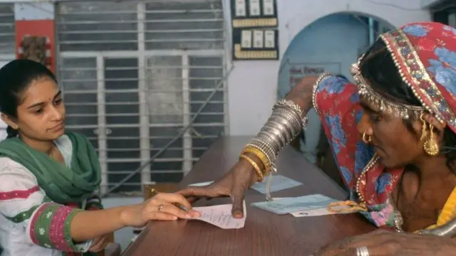 లాక్ డౌన్:ఆత్మనిర్భర భారత్ పథకం ద్వారా ఇప్పటి వరకు కేవలం 13%మందికి మాత్రమే లబ్ది