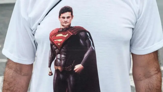 El fiscal Sergio Moro, como Superman en una camiseta de uno de los manifestantes anticorrupción.