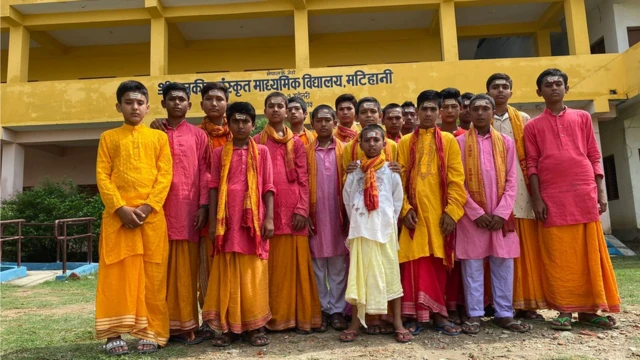 राजकीय संस्कृत माध्यमिक विद्यालयका विद्यार्थीहरू