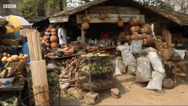 Isọ Elewe Ọmọ, Ọja Ikorodu