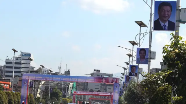 सीलाई स्वागत गर्न बनाइएका द्वार