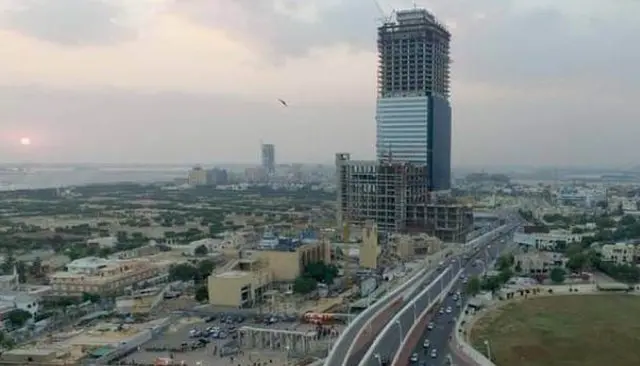 بحریہ آئیکون ٹاور