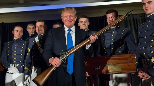 Trump, súng