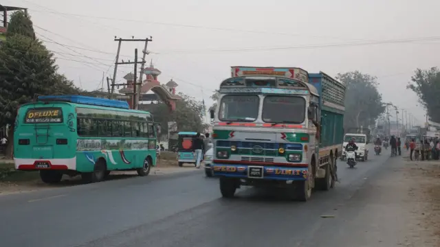पूर्व-पश्चिम राजमार्ग