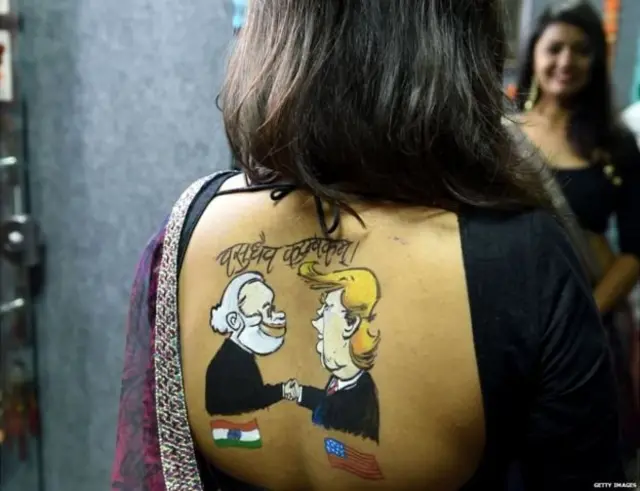 ट्रंप मोदी भेट टॅटू