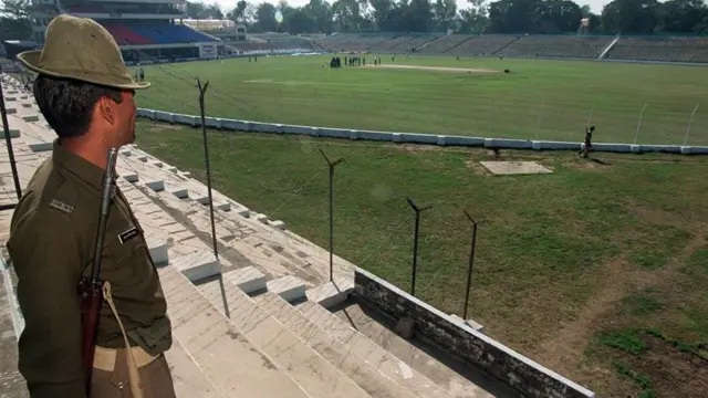 शिवसेना, भारत, पाकिस्तान, दिल्ली, अनिल कुंबळे