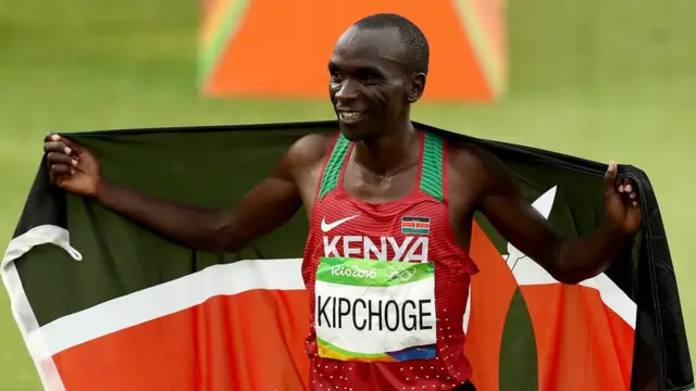 العداء الكيني إليود كيبتشوغي