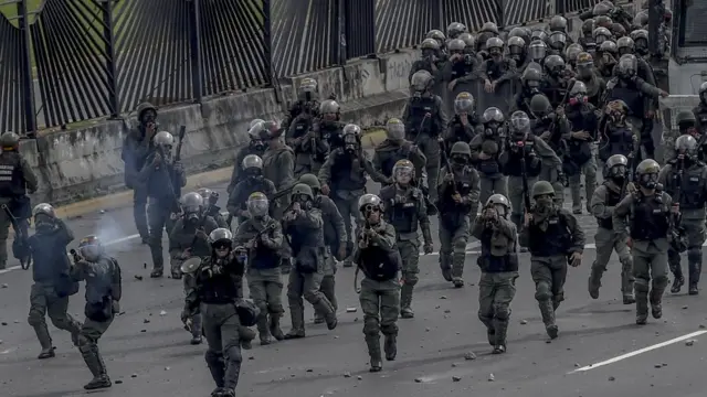 Agentes de la Guardia Nacional.