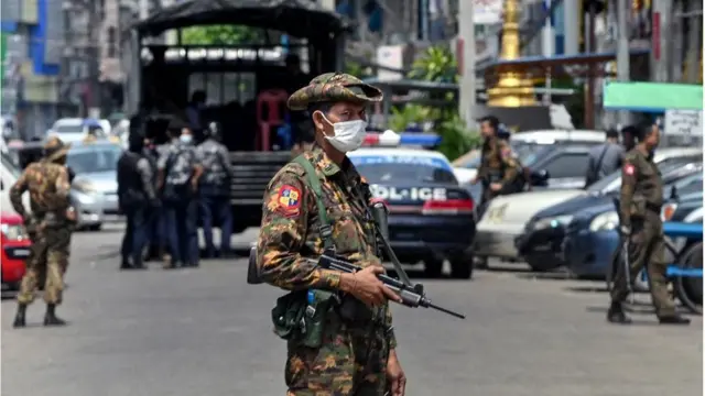 နိုင်ငံတွင်း ငြိမ်းချမ်းရေး ဖော်ဆောင်ဖို့ရာ အားထုတ်မှု မရှိသေးဘူးလို့ ဝေဖန်နေ