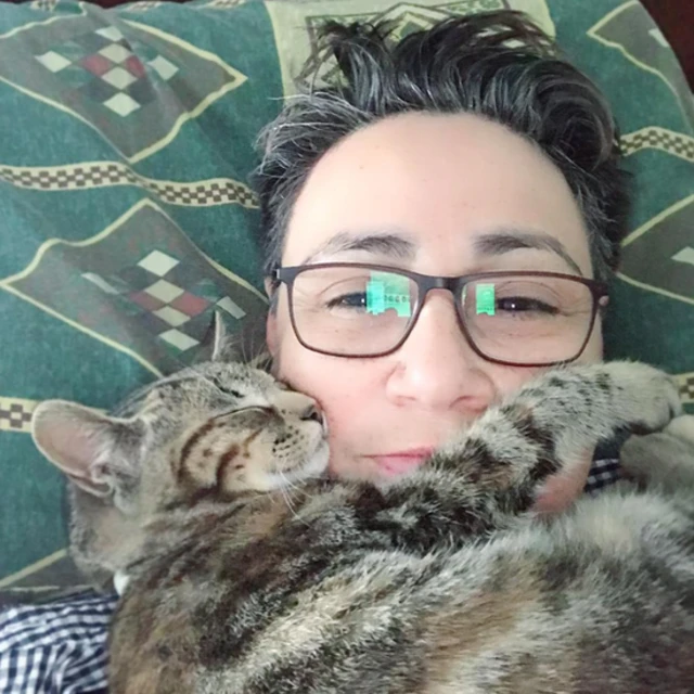 Marta Álvarez con su gata