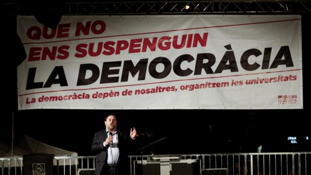 Вице-президент Каталонской автономии Ориоль Хункерас на митинге