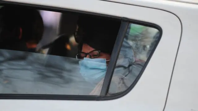 वायरस से बच गए, लेकिन जेल से कैसे बचेंगे?