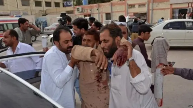 बलुचिस्तानच्या स्फोटातील जखमी नागरिक