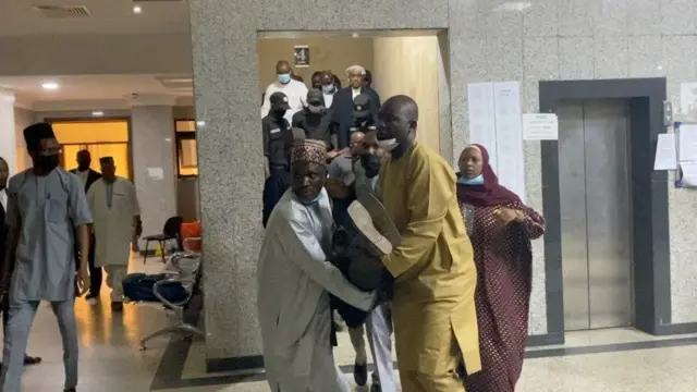 Abba Kyari wife wen she faint