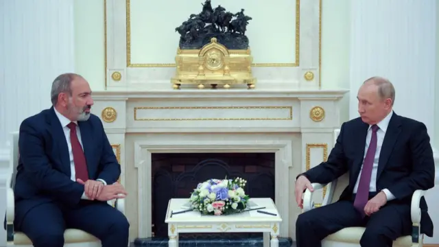 Paşinyan və Putin