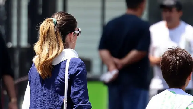 زن ایرانی بدون حجاب اجباری