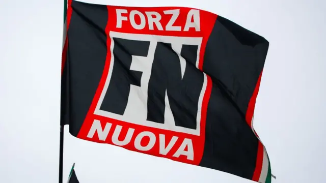 Forza Nuova bayrağı
