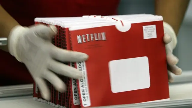 Sobres con discos de Netflix