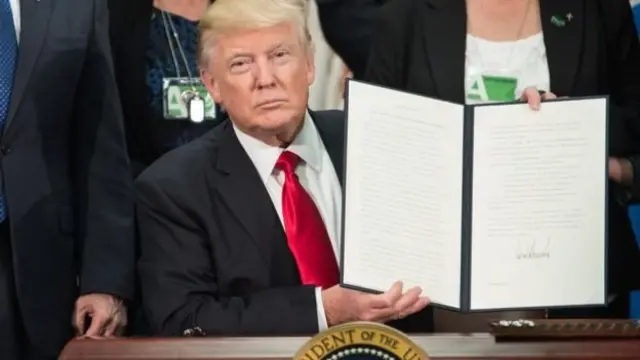 डोनल्ड ट्रंप