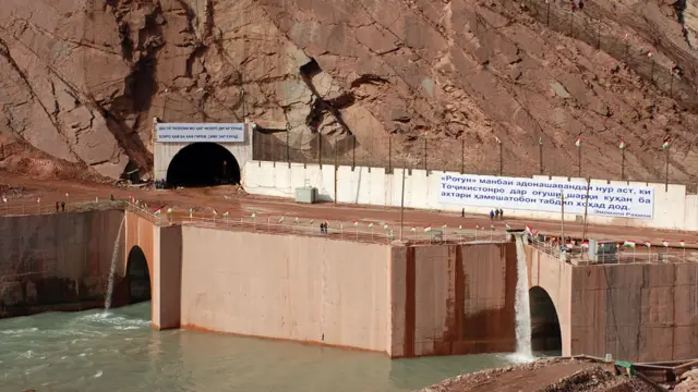نیروگاه برق آبی "راغون" در تاجیکستان
