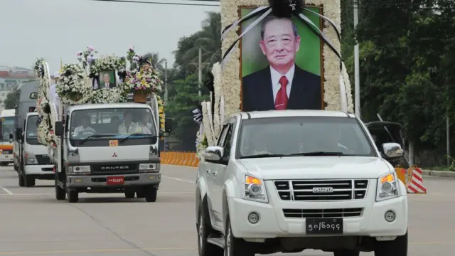 2013年一代毒王羅星漢去世，舉行盛大葬禮。