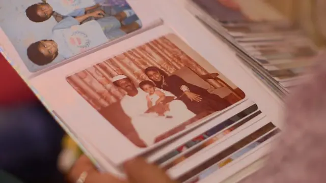 Kiçik yaşlı Basma valideynləri ilə