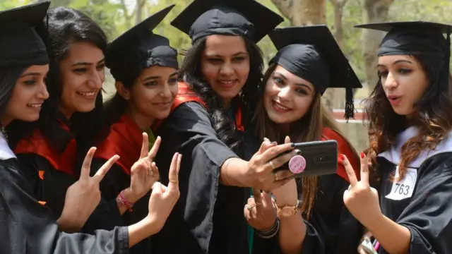 Випускники