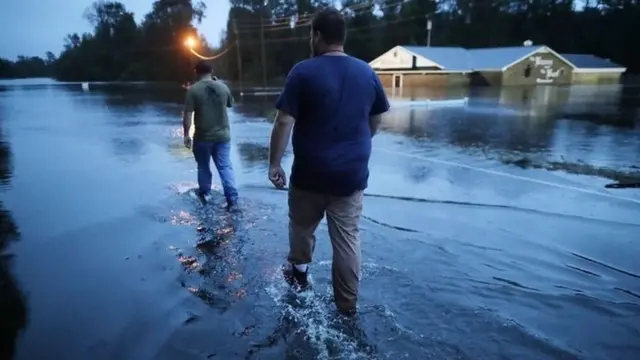 Ndị na-agbapụa ndị mmadụ n'oke ọdachi ahụ
