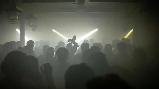 Interior del club nocturno Egg en el centro de Londres.