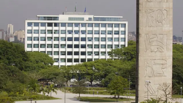 Praça do Relógio na USP