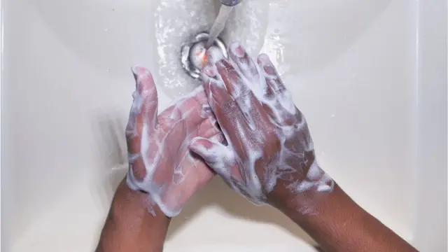 হাত ধোয়া