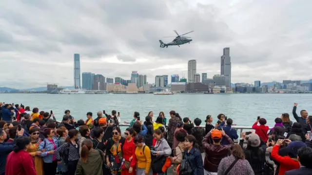 苏奇在内地长大，到香港两三次，只接触过旺角、尖沙咀等商业区