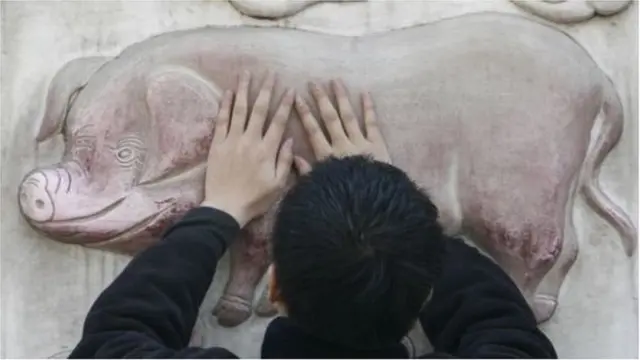 डुक्कर प्रतिमा