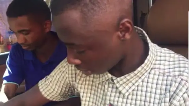 Vijana wawili waunda kifaa kinachotambua dereva mlevi na kusimamisha gari nchini Rwanda