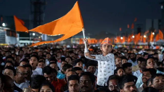 মুম্বাই এ উদ্ধব ঠাকরের সমর্থনে শিবসেনার প্রতিবাদ সমাবেশ
