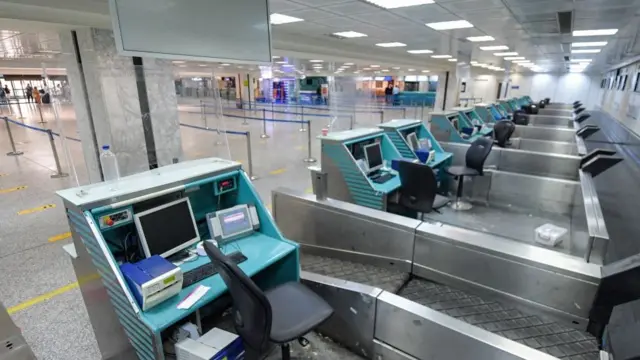 من مطار تونس قرطاج