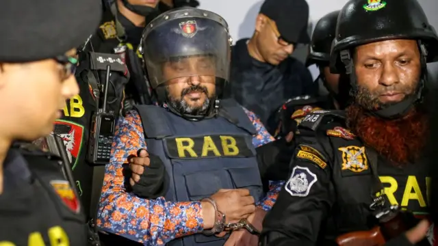 Parijda seks-shou Tabiatda rus porno rasmlar