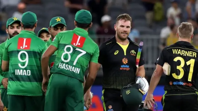 پاکستان، آسٹریلیا