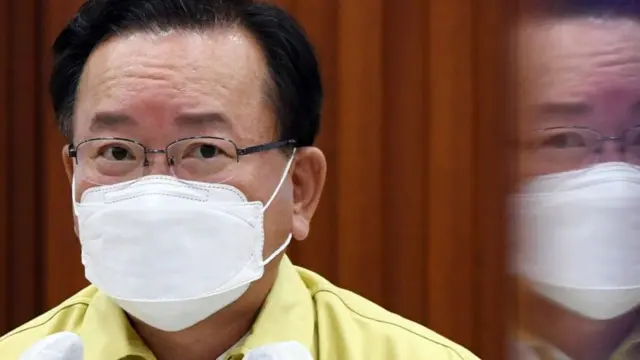 김부겸 국무총리는 이날 3단계 지원방안을 발표했다.