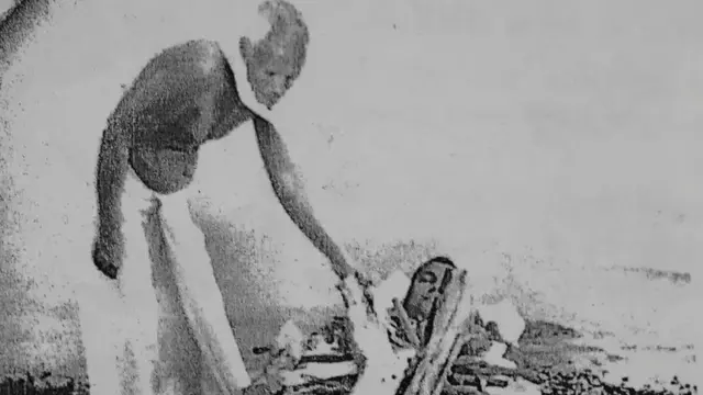 Acusado junto a su padre