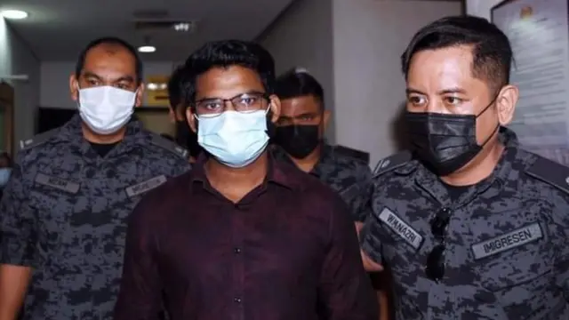 পুলিশের হেফাজতে রায়হান কবির।