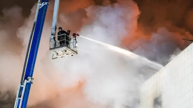 Тушение пожара в Кемерове