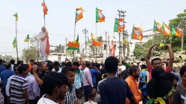 કાર્યકર્તાઓની તસવીર