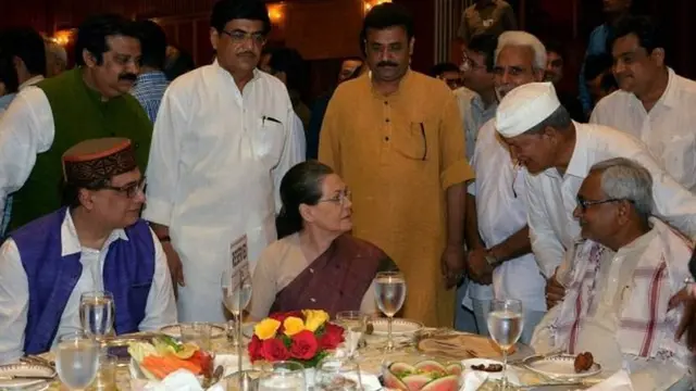 इफ़्तार, कांग्रेस, सोनिया गांधी