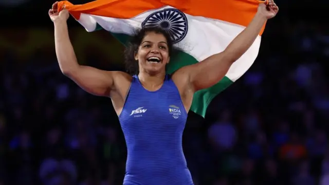 பெண்களுக்கான மல்யுத்தம் 62கிலோ எடைப்பிரிவில் சாக்ஷி மாலிக் தங்கம் வென்றார்.