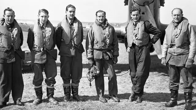 Пілоти 43-го ескадрону ВПС у квітні 1940 року