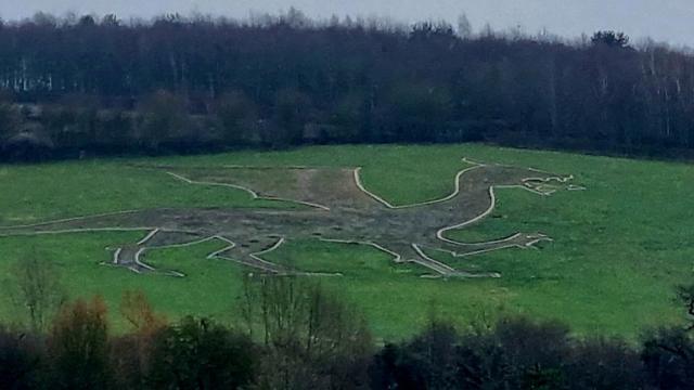 Wolf Way: Couple create 248-mile cycle loop around Suffolk - BBC News