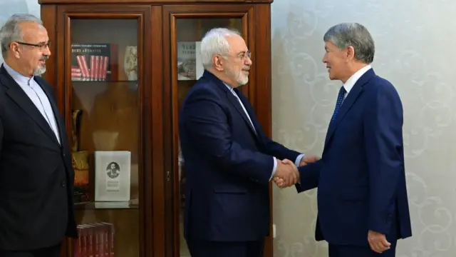 Президент Алмазбек Атамбаев Ирандын Тышкы иштер министри Мохаммад Жавад Зарифти кабыл алды