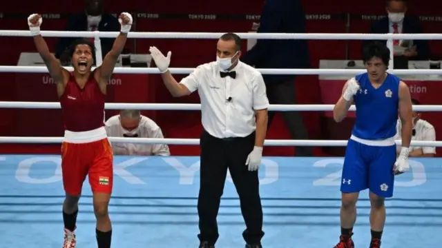 લવલીના બોરગોહાઈએ બૉક્સિંગ વેલ્ટરવેટ ક્વાર્ટર ફાઇનલ મુકાબલામાં ચીનનાં તાઈપેની નિએન-ચિનને હરાવી સેમિફાઇનલમાં જગ્યા બનાવી હતી, જોકે સેમિફાઇનલમાં હાર બાદ તેમને બ્રોન્ઝ મેડલથી જ સંતોષ માનવો પડ્યો હતો