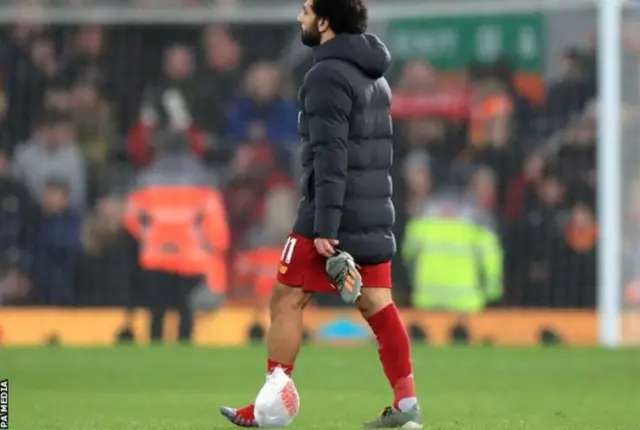 صلاح غادر الملعب مصابا بعد مباراة مانشستر سيتي